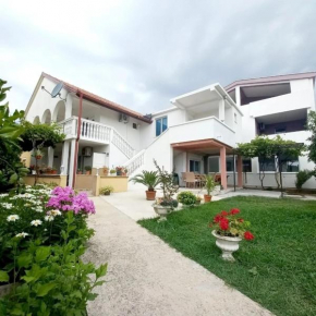 Emil Apartmani